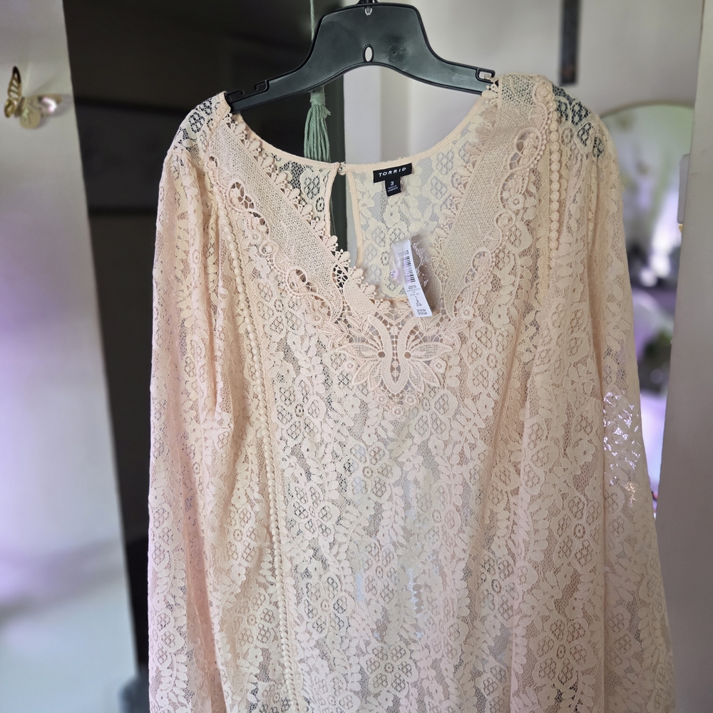 Torrid Women’s Size 3 Floral Lace V-Neck Long Sleeve Blouse